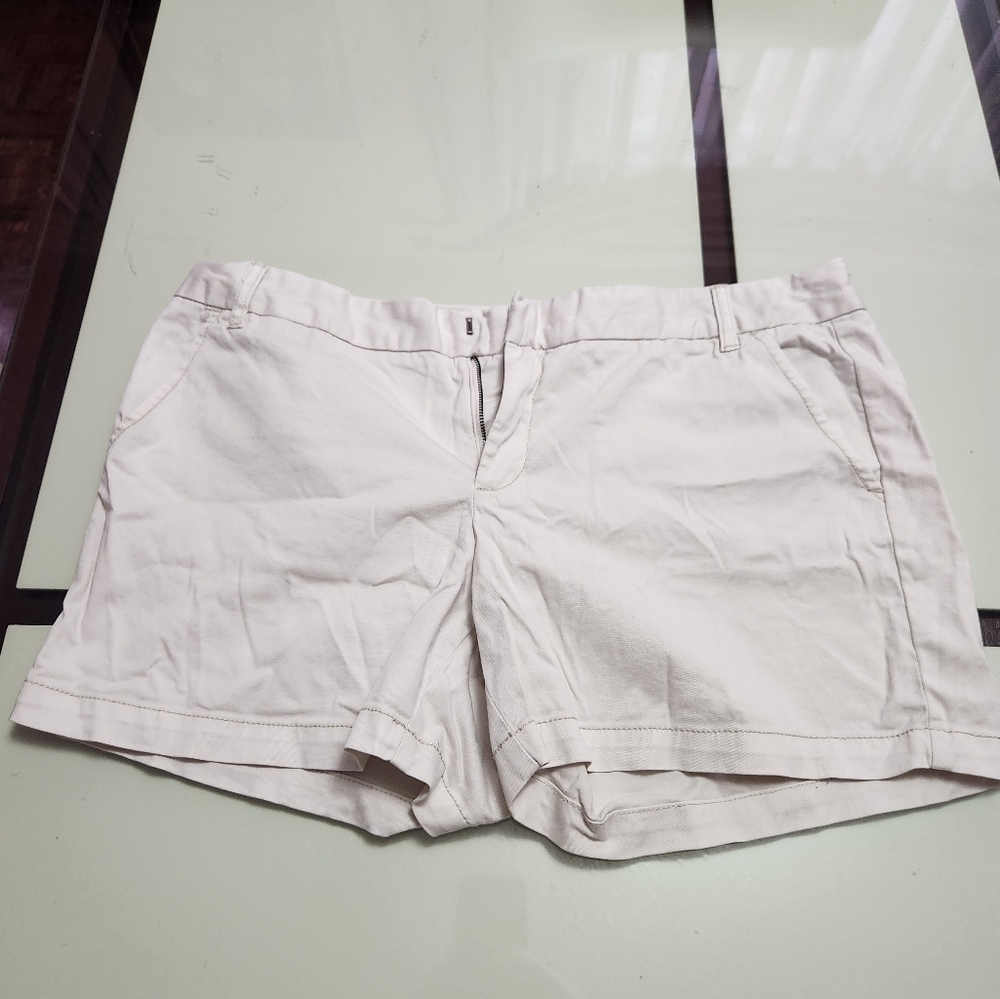 Caslon Shorts